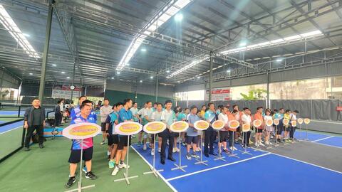 Lần đầu tổ chức giải thi đấu Pickleball khối giáo dục nghề nghiệp  kỷ niệm 42 năm Ngày Nhà giáo Việt Nam (20/11/1982 – 20/11/2024)