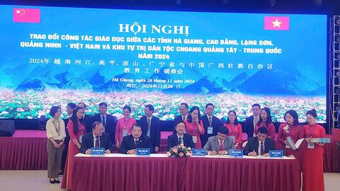 Tham dự Hội nghị trao đổi công tác giáo dục giữa bốn tỉnh biên giới Việt Nam và Khu tự trị dân tộc Choang, tỉnh Quảng Tây, Trung Quốc